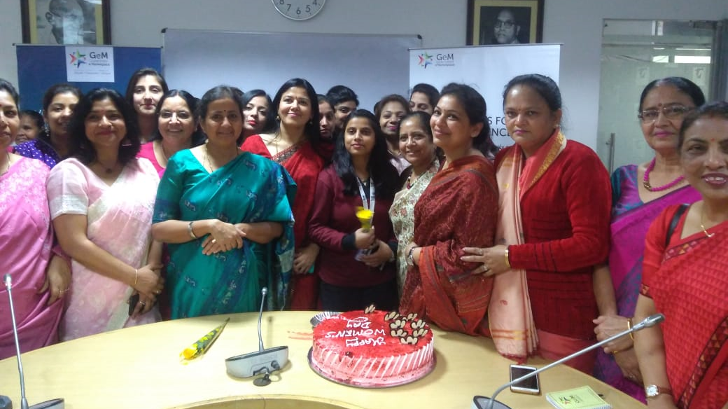 On the occasion of ‘Women’s Day’ Jaipur Golden Hospital